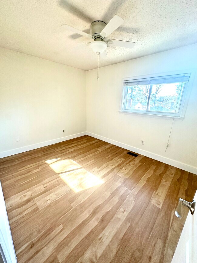 Building Photo - 3349 Kings Neck Dr