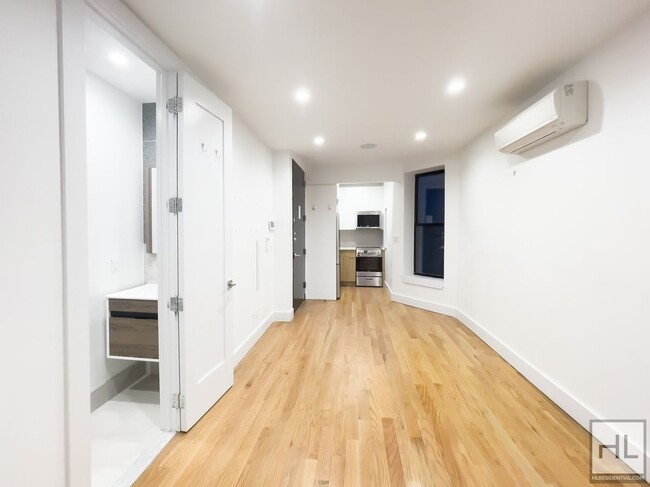 Building Photo - EAST 93 STREET / Upper East Side / Renovat...