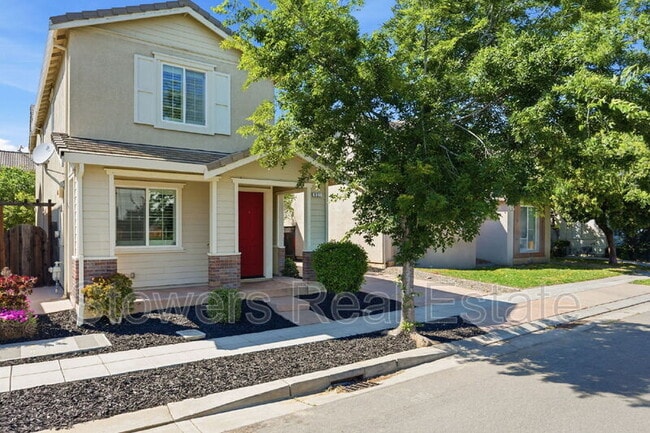 Building Photo - 651 N Andalusia Way