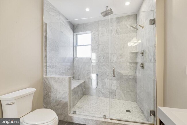 Building Photo - 912 Ellsworth St