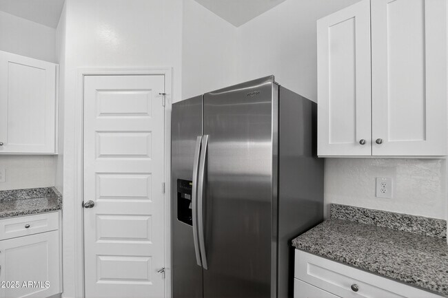 Building Photo - 9362 S Marisol Dr