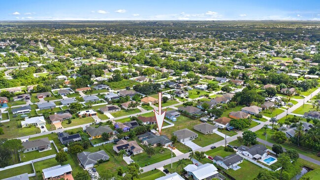 Building Photo - 489 SE Evergreen Terrace