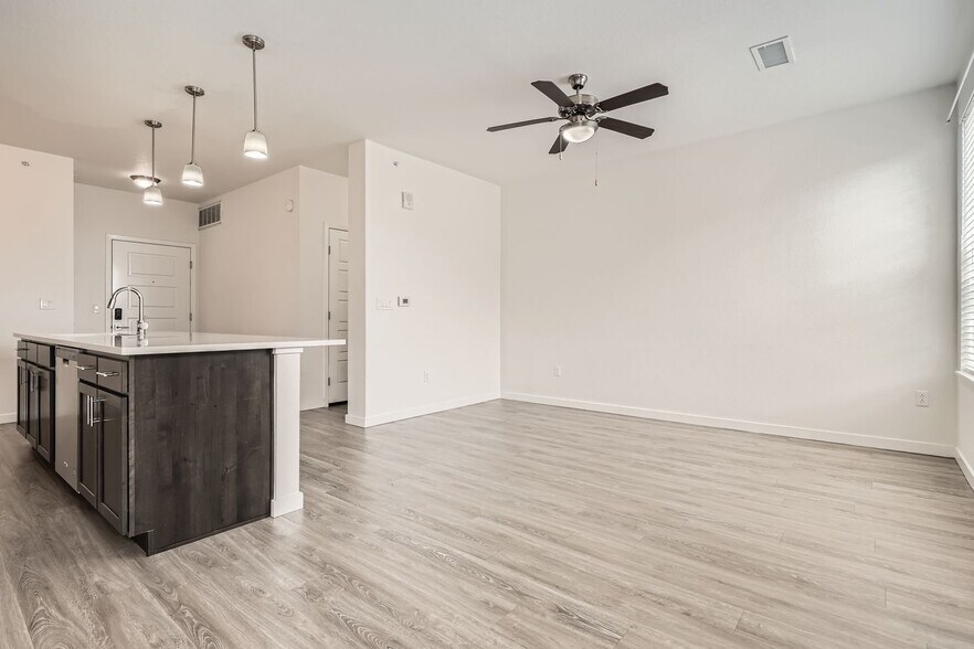 Building Photo - 9185 Wilde Ln