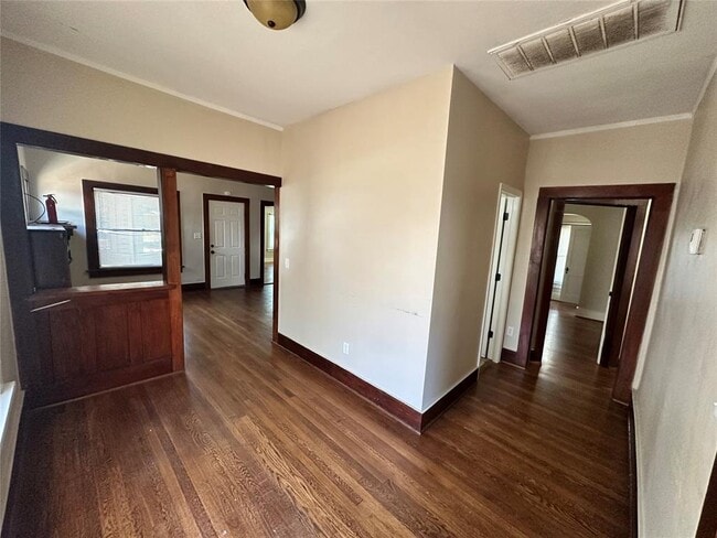 Building Photo - 746 S Jenkins Ave