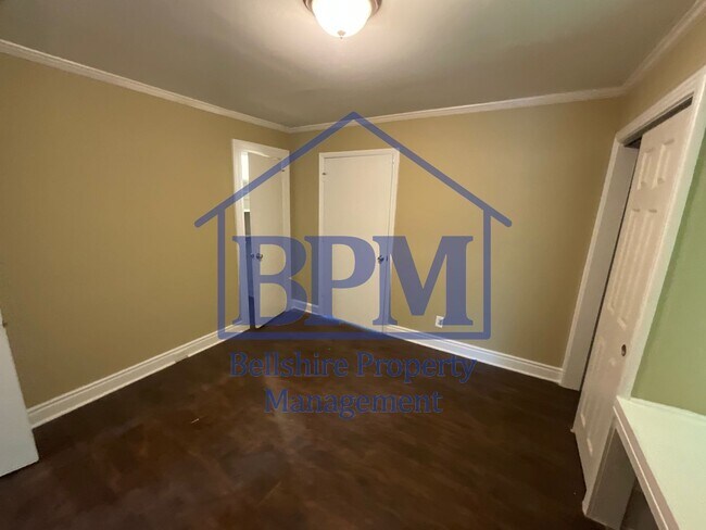 Building Photo - Spacious 3 Bed, 2 Bath Bottom-Floor Duplex...