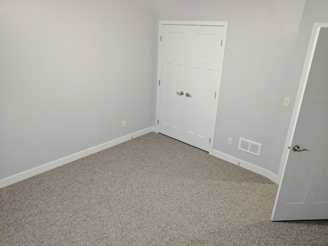 Building Photo - Tripoint Townhomes 220