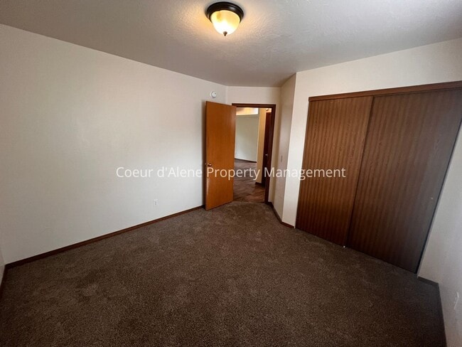 Building Photo - 3290 N 11th St