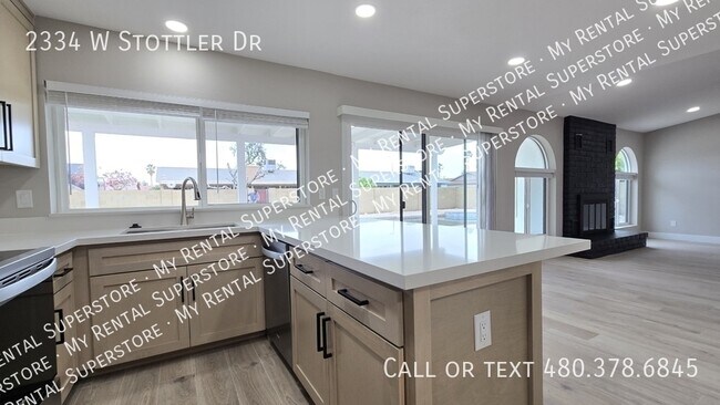 Building Photo - 2334 W Stottler Dr