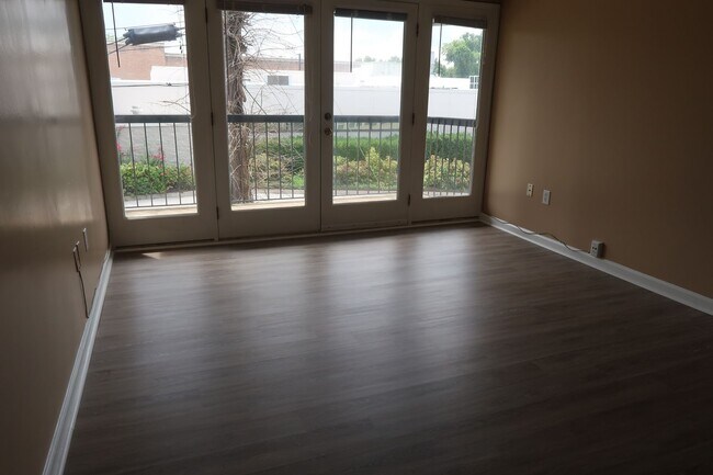 Building Photo - $1600 per month - 2 Bedroom/2 baths - Sullin's Ridge Condominiums - AVAILABLE FOR FALL 2026!