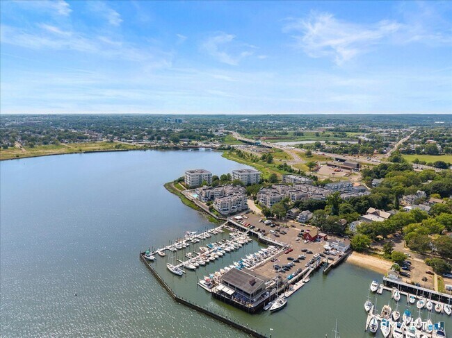 Building Photo - 13 Harbour Close