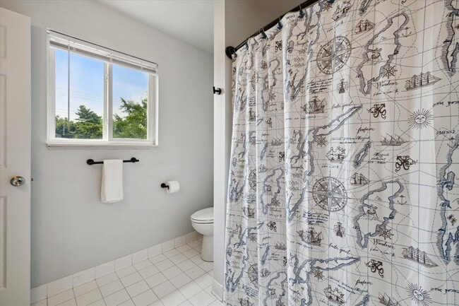 Building Photo - 578 E Mahan Ave