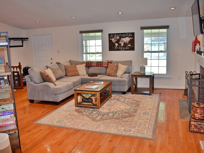 Building Photo - 8097 Winding Way Ct