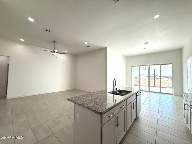 Building Photo - 7792 Enchanted Pk Dr