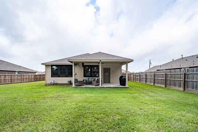 Building Photo - 104 Tracie Dr