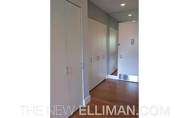 Building Photo - 305 W 16th St