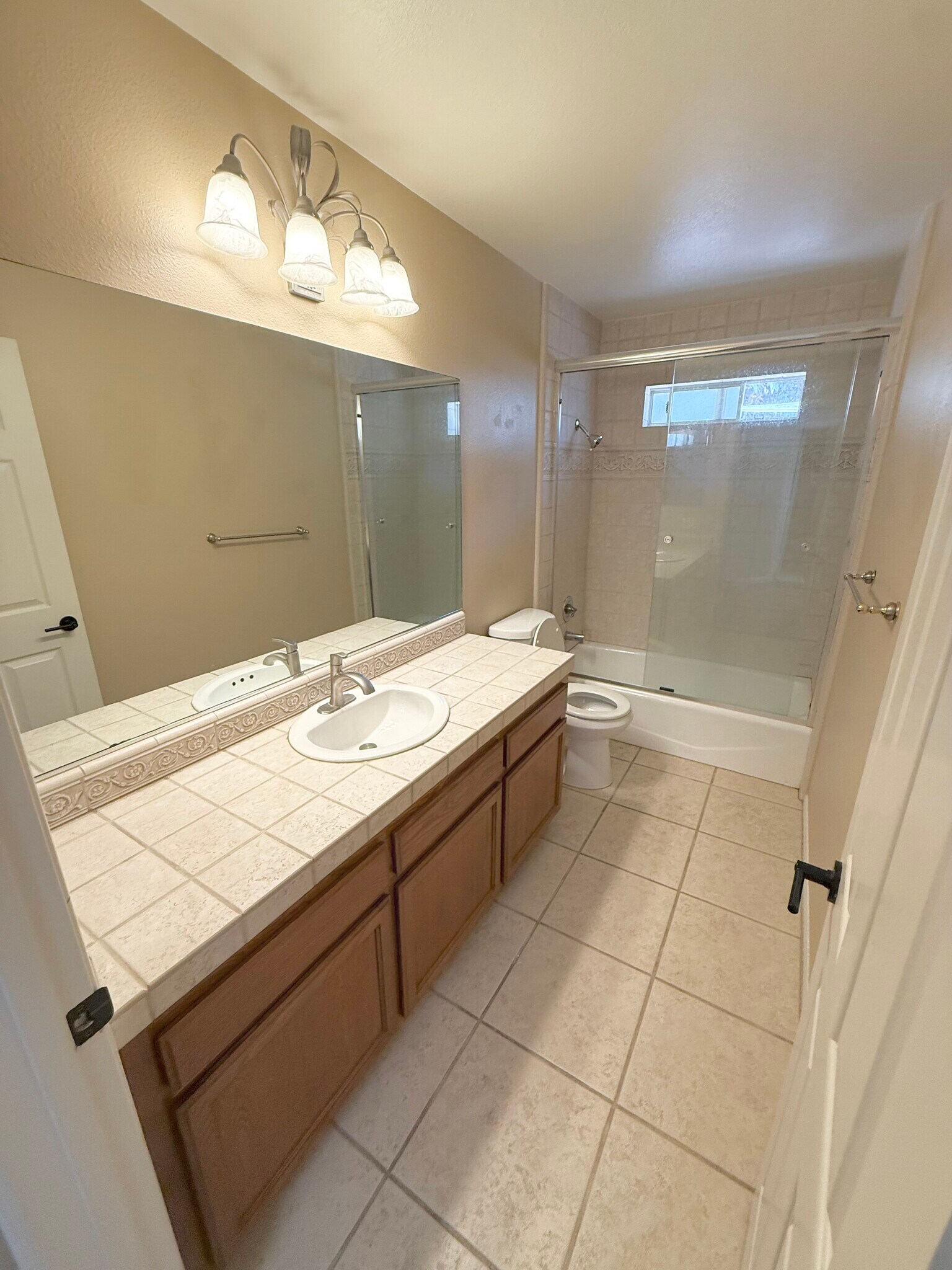 Building Photo - 709 Bozanich Cir