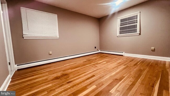 Building Photo - 14303 Chesterfield Dr