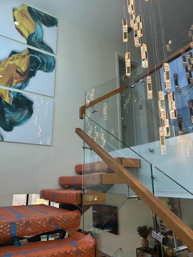 Building Photo - 1125 NE 17th Ave