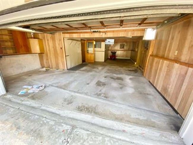 Building Photo - 5 Bedroom Home in Essex Junction!