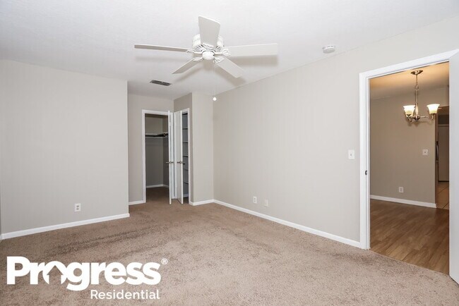 Building Photo - 12695 Westport Cir