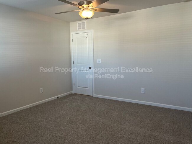 Building Photo - 139 Pinkie Ln