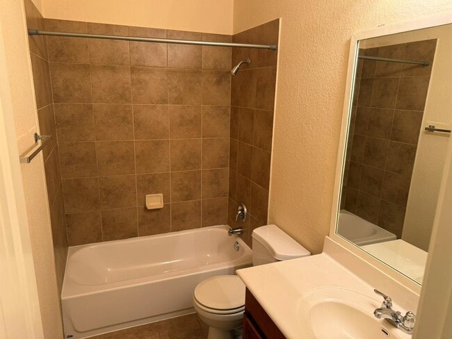 Building Photo - 4387 Green Tree Dr