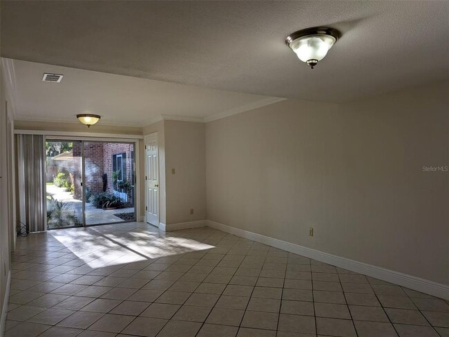 Building Photo - 450 Cherrywood Gardens Dr