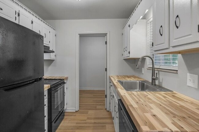 Building Photo - FOR RENT in Goodlettsville - Beautiful Renovation!