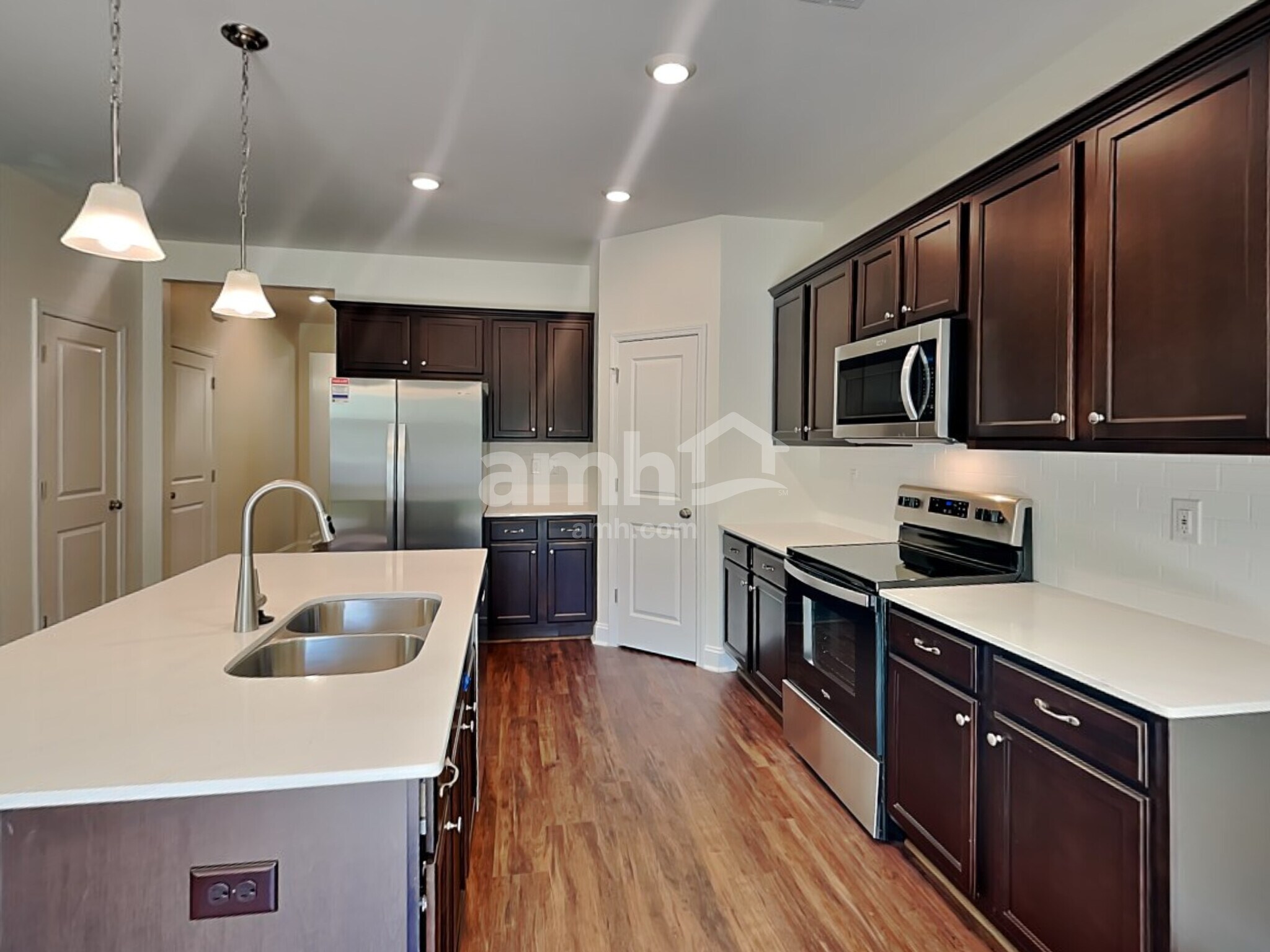 Building Photo - 546 Rivermist Dr