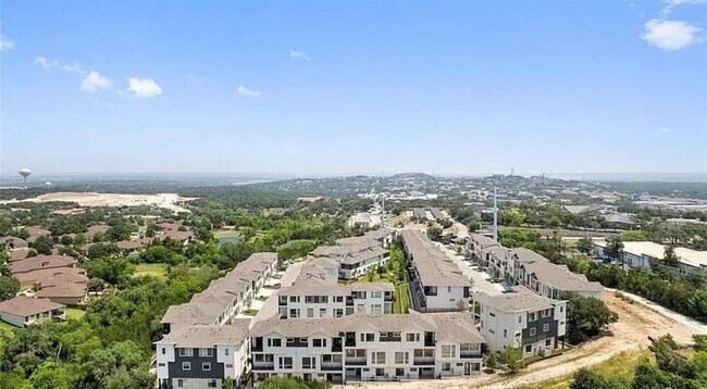 Primary Photo - 2050 Lohmans Spur Rd