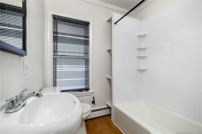 Building Photo - 15 Duncanson St