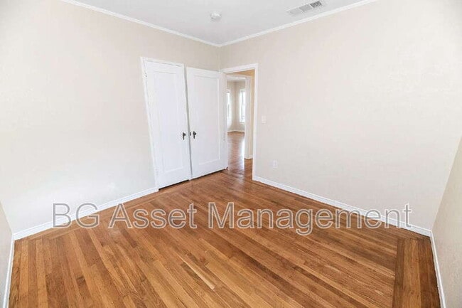 Building Photo - 317 Pomona Ave