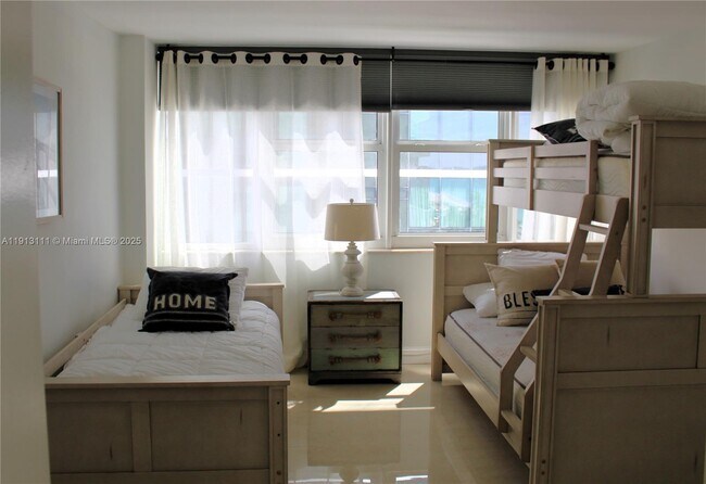 Building Photo - 2030 S Ocean Dr