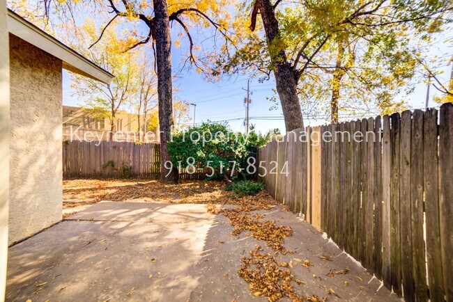Building Photo - 8041-8041 S 79th E Ave