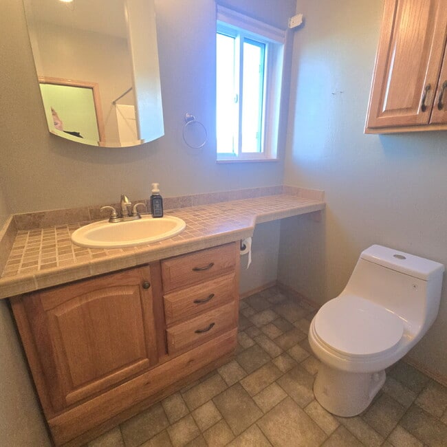 Building Photo - VIEWS!