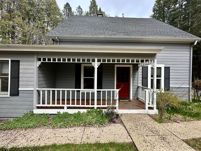 Building Photo - Charming Nevada City Home