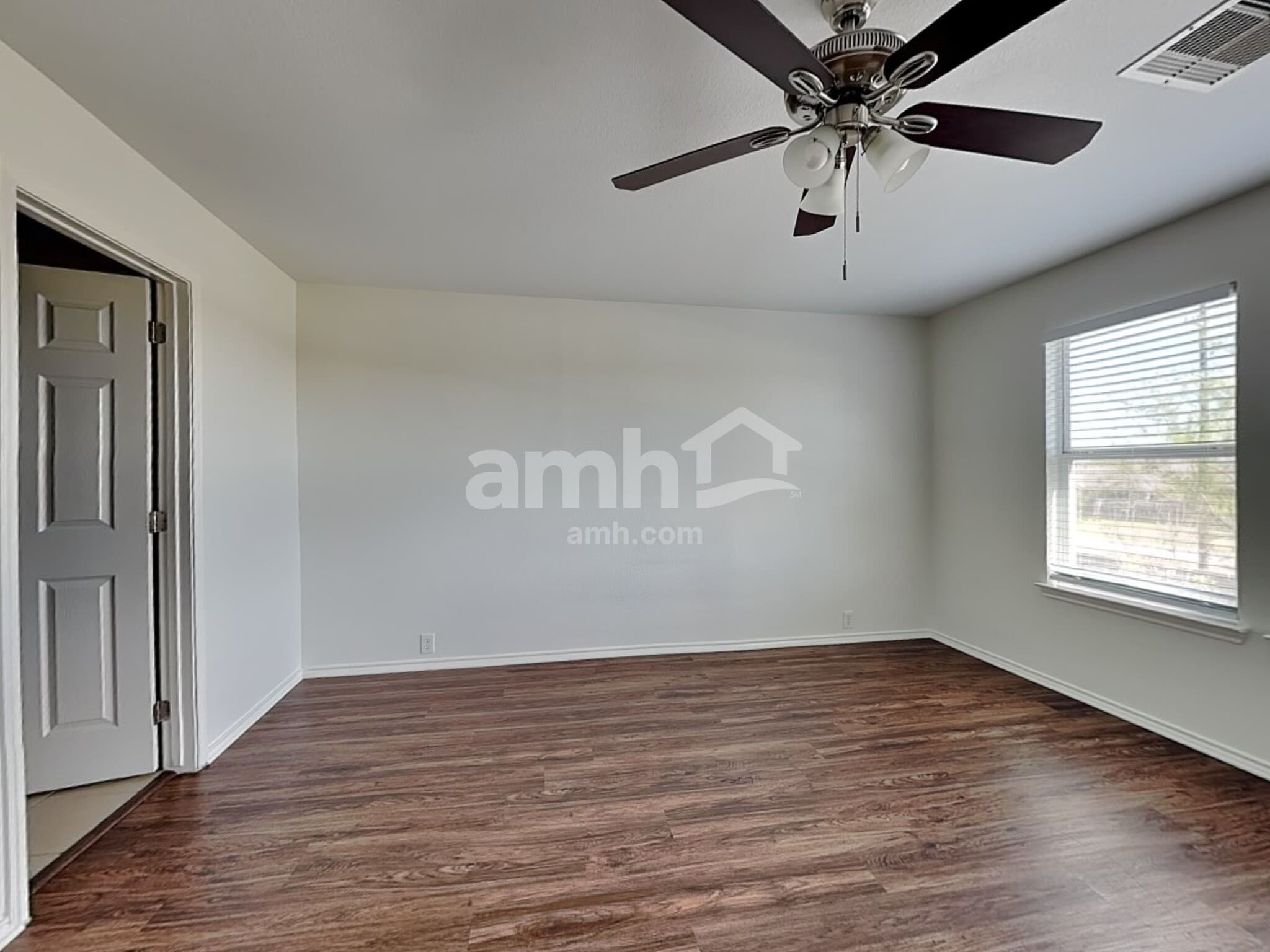 Building Photo - 26139 Flinton Dr