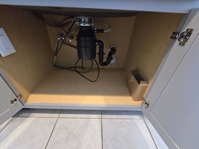 Building Photo - 3 Bedroom/ 2 Bath Red Rock Oasis