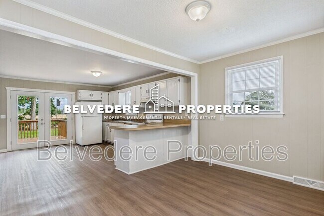 Building Photo - 2913 Wildwood Dr