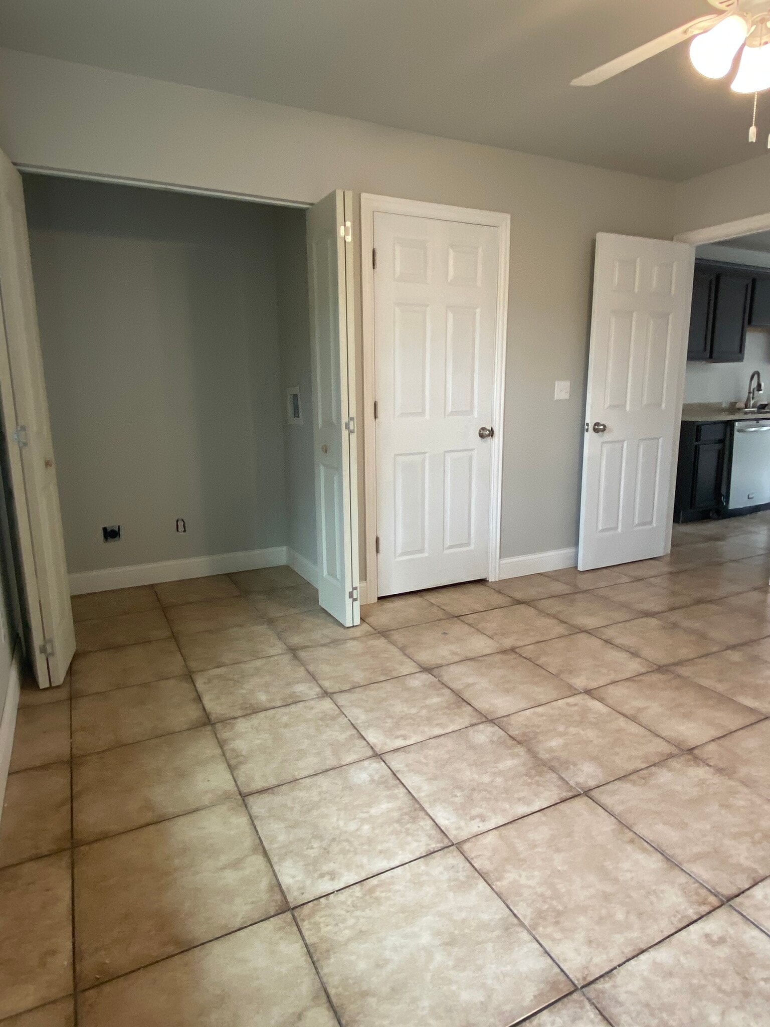 laundry closet - 158 Koloiki Ln