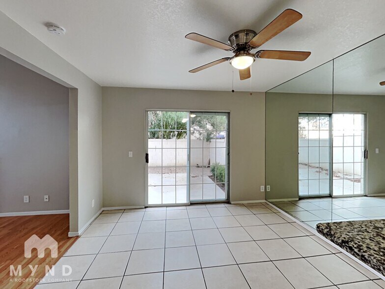 Building Photo - 2835 Floral Peak Dr
