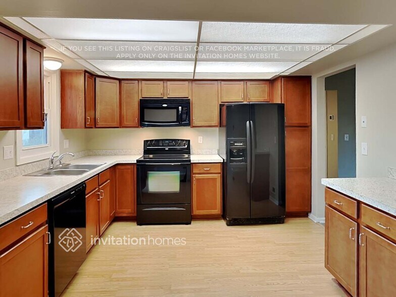 Building Photo - 750 116th Ave NE