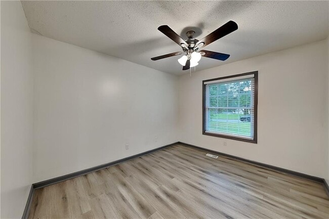 Building Photo - 5406 Jamestowne Dr