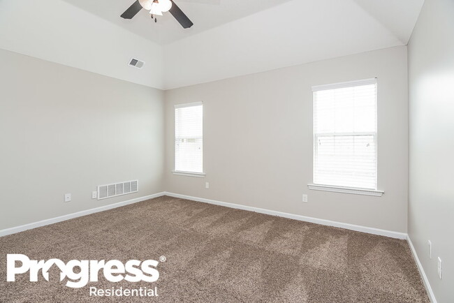 Building Photo - 9849 White Poplar Dr