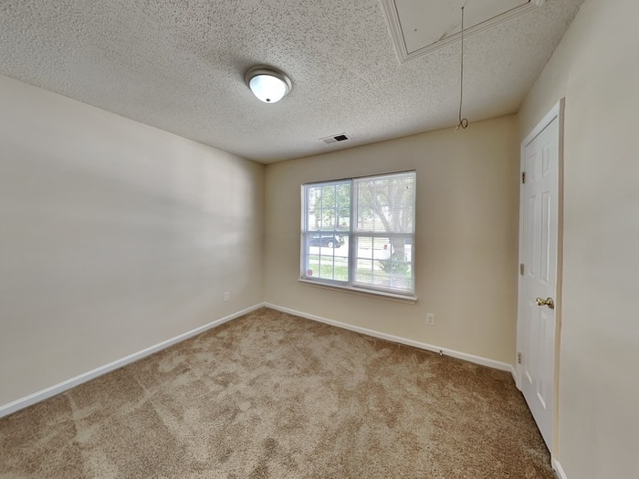 Building Photo - 2920 Westwinds Ct