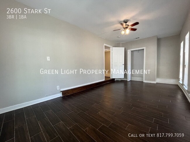 Building Photo - 2600 Stark St