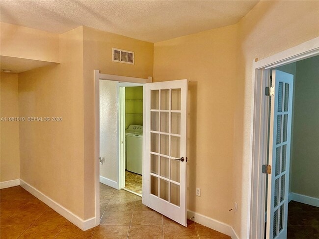 Building Photo - 11115 W Okeechobee Rd