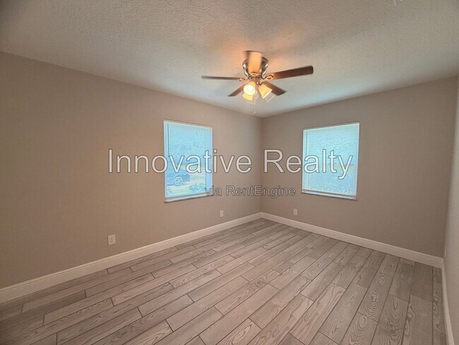 Building Photo - 144 N Park Ave