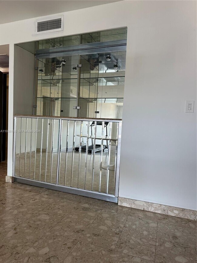 Building Photo - 6039 Collins Ave