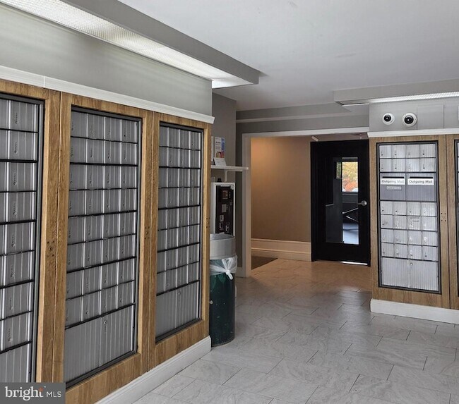 Building Photo - 2500 N Van Dorn St